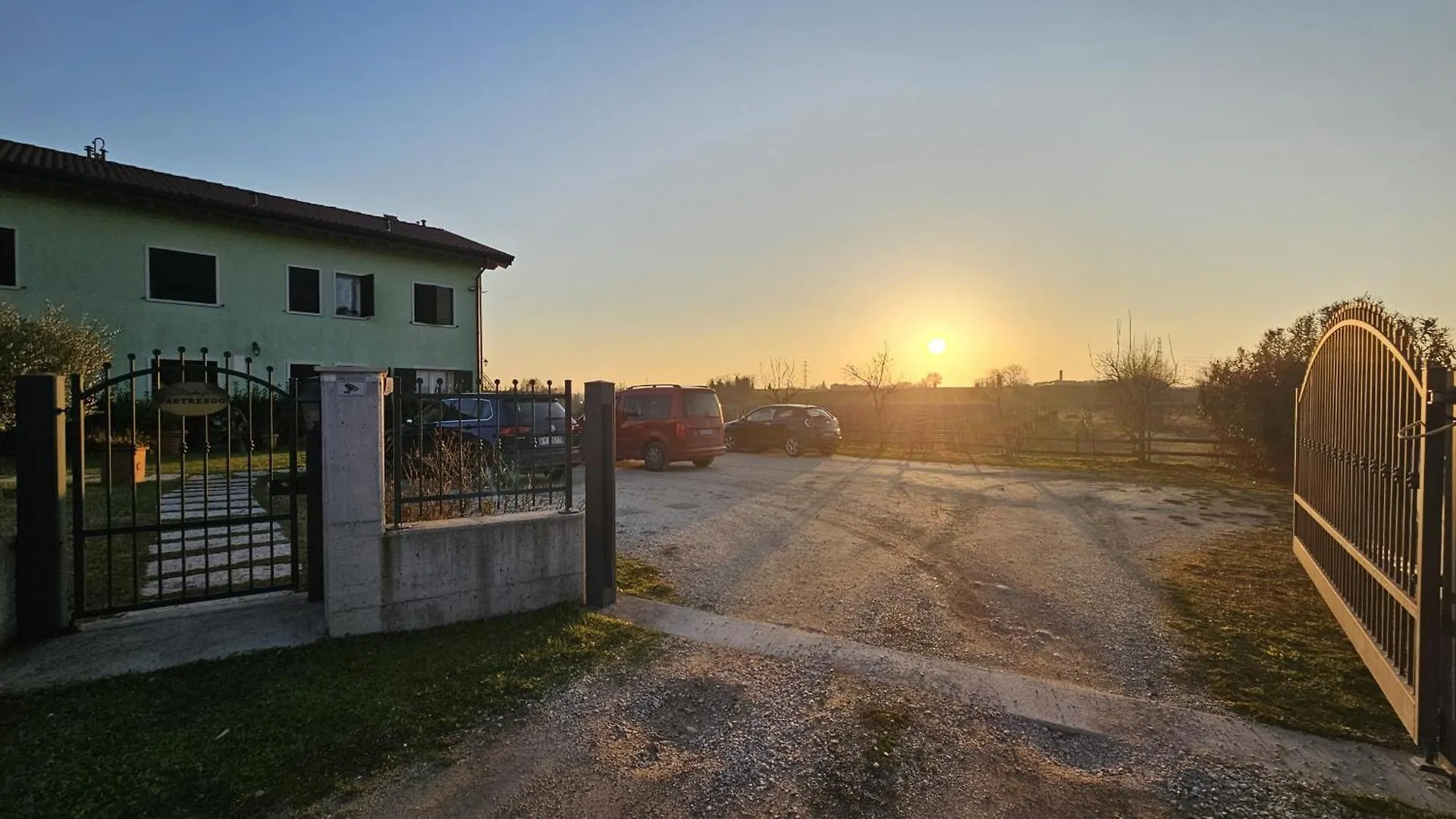 Residenza Pastrengo Apartments - Regarda Travel