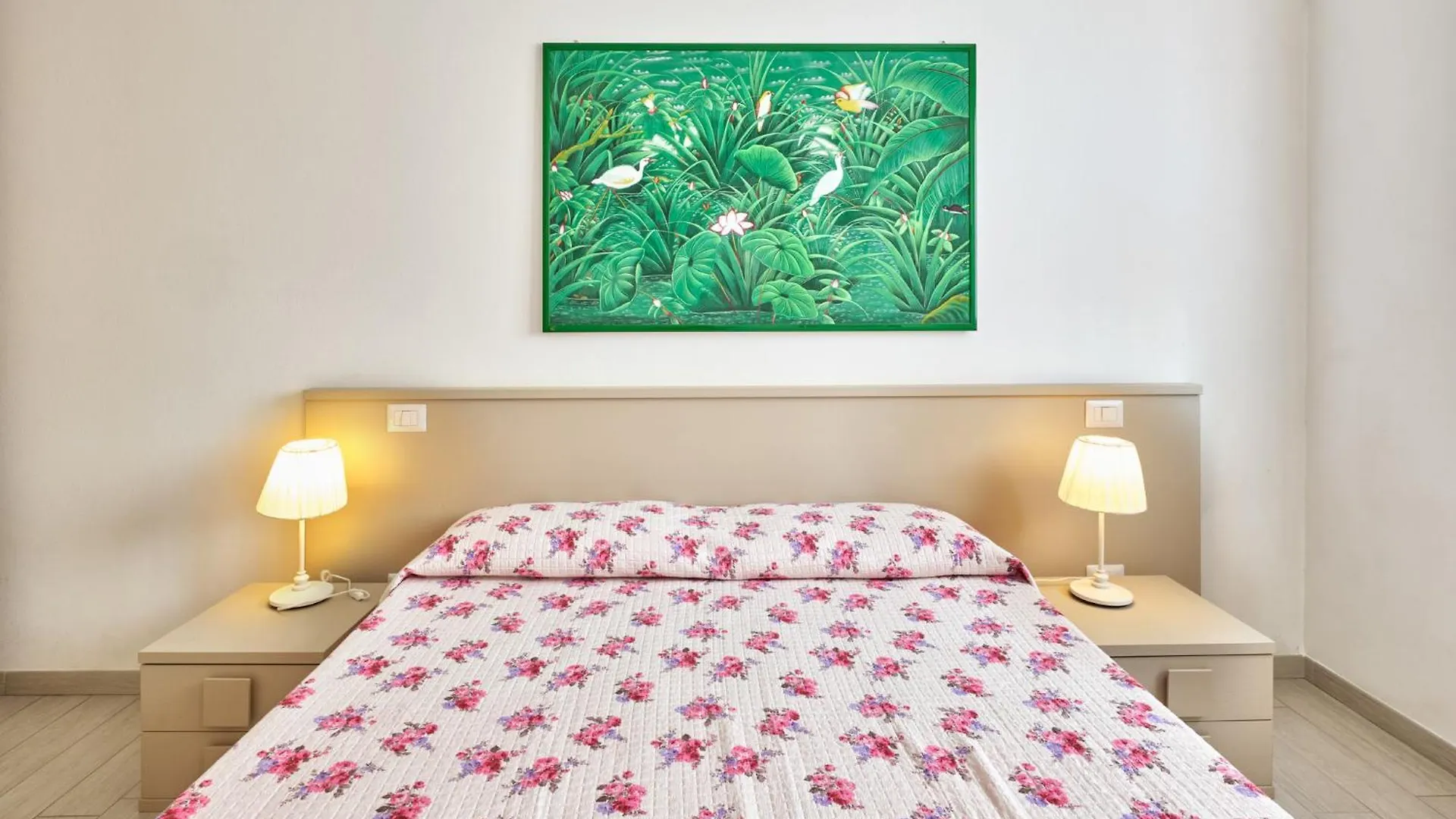Residenza Pastrengo Apartments - Regarda Travel